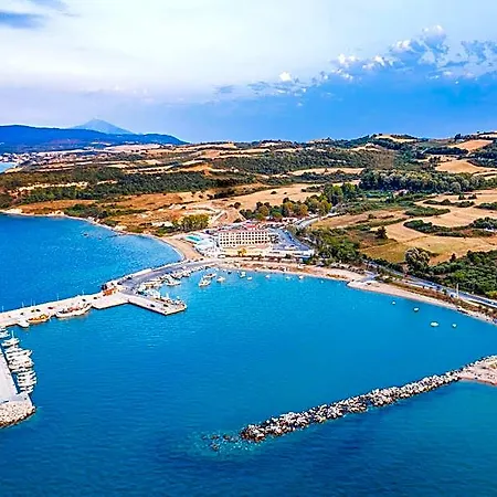 Mount Athos فندق أمولياني